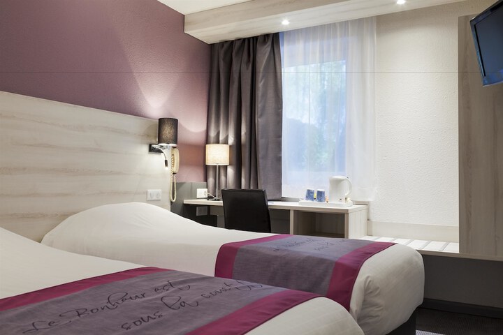 Room 3 of 31