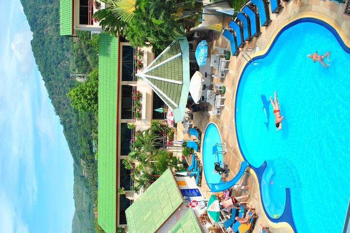 Hotel Pool