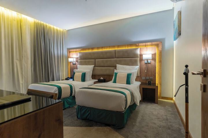 Room 9 of 30