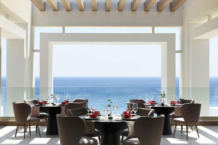 Dining 74 of 107