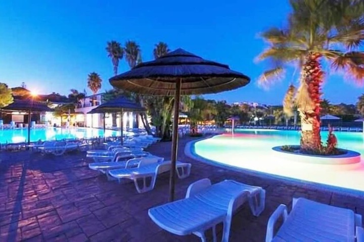 Pool Hotel