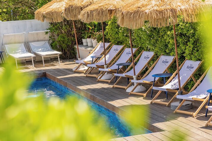 Hotel with Pool
