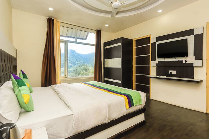 Room 2 of 7