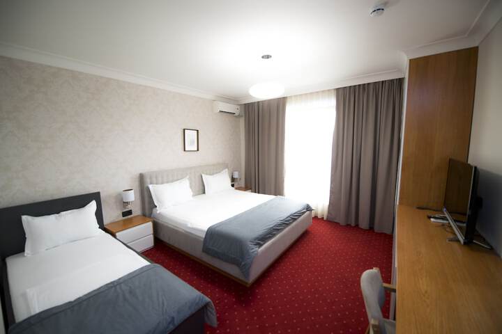 Room 12 of 16