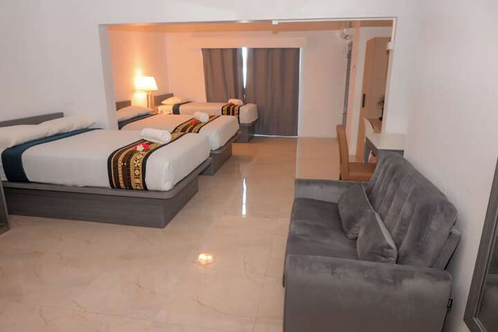 Room 2 of 32
