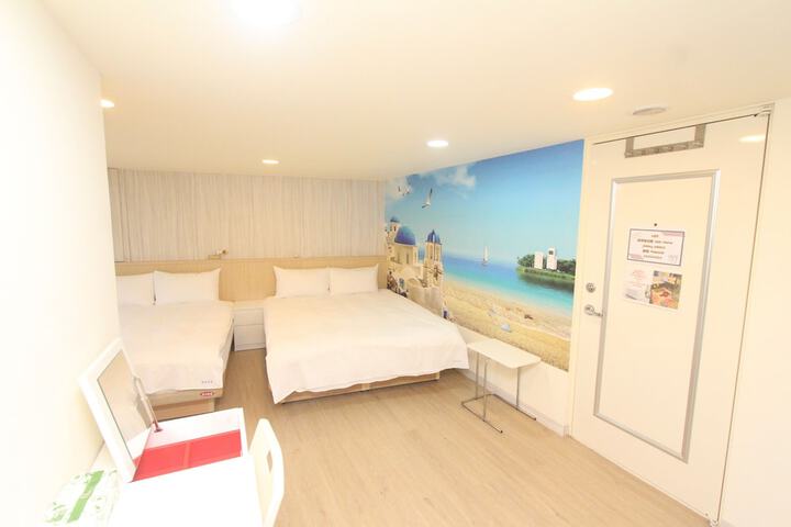 Room 65 of 246