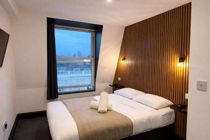 Room 51 of 85