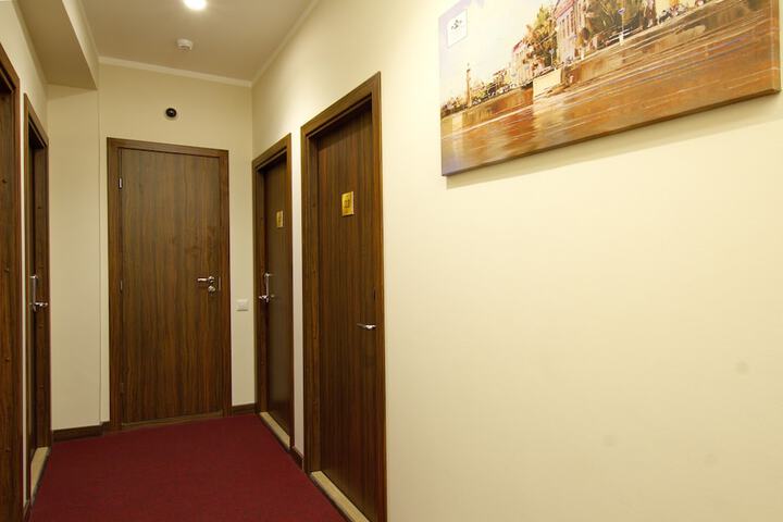 Ballroom/Hall 42 of 52
