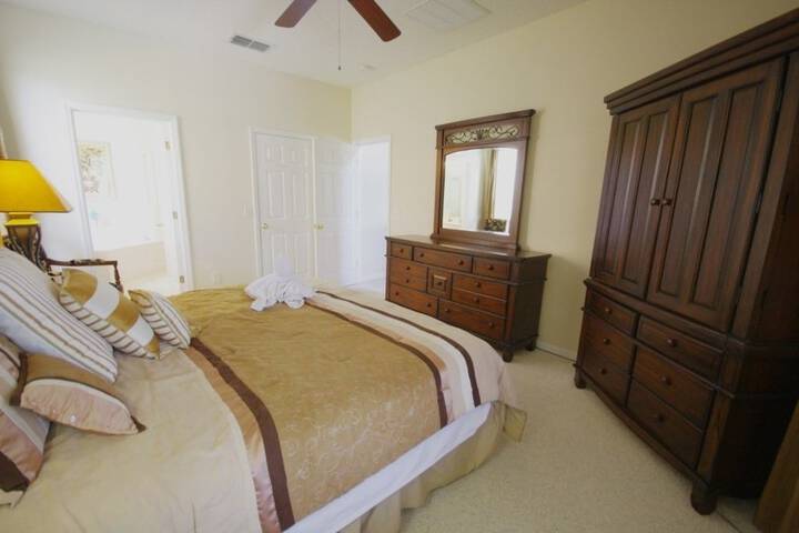 Room 13 of 39