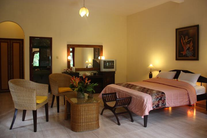 Room 4 of 68