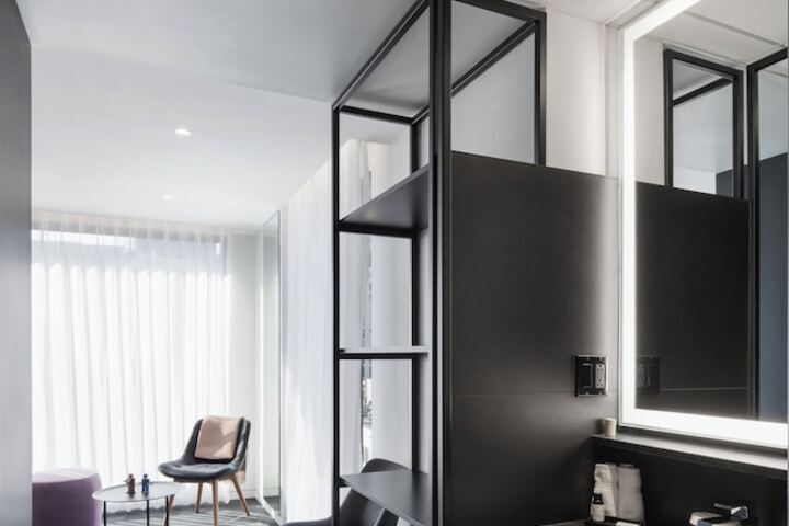 Room 21 of 105