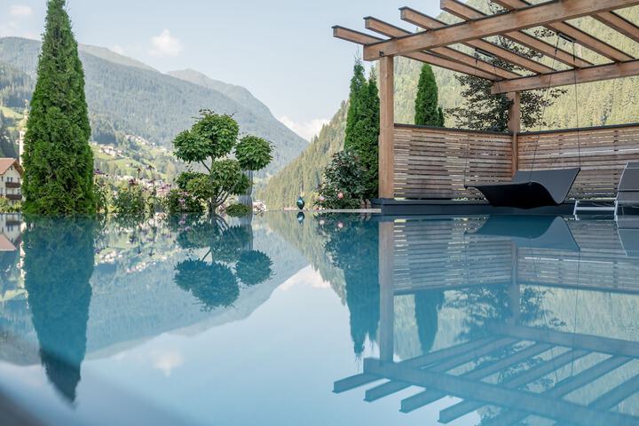 Pool 42 of 91
