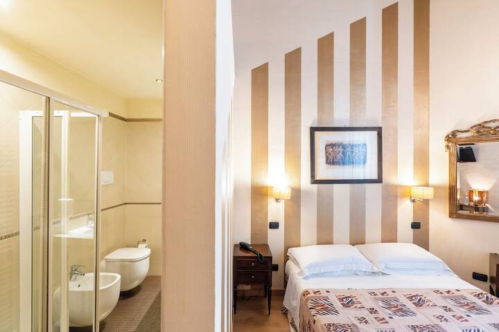 Room 28 of 60