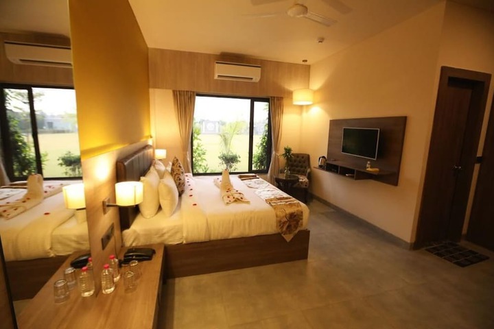 Room 9 of 19