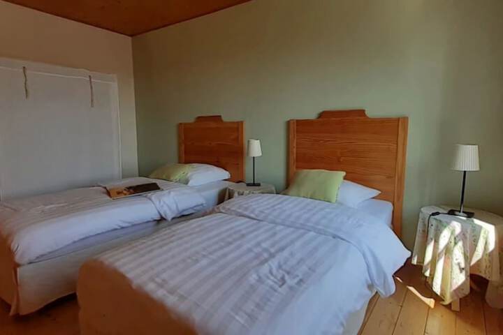 Room 19 of 32
