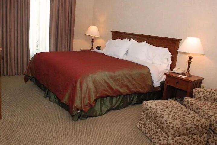 1 King Bed Studio Suite (6 of 21)