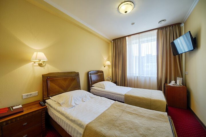 Room 8 of 72