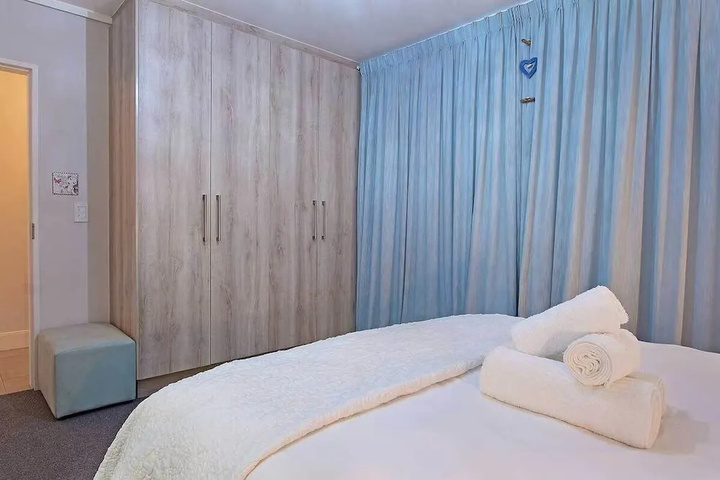 Room 4 of 11