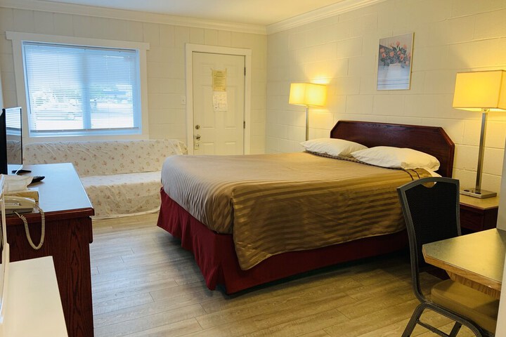 Room 22 of 76