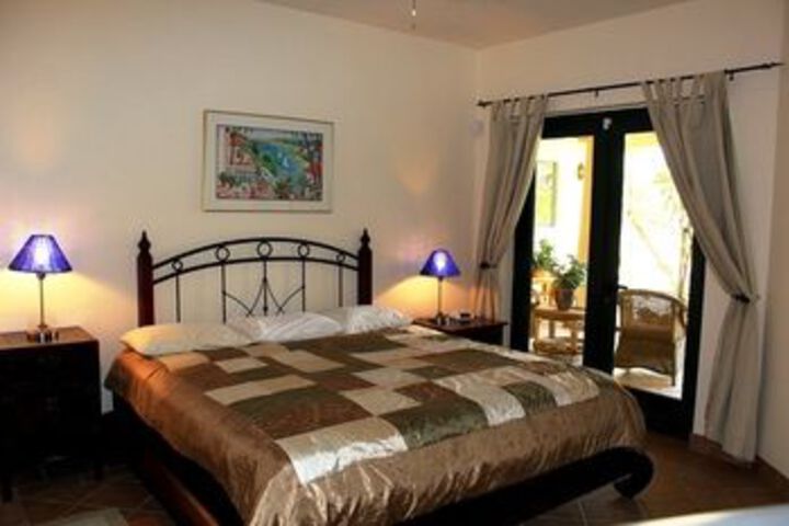 Room 33 of 181