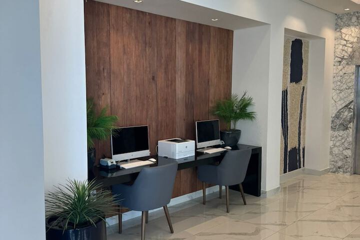 Business Center 36 of 49
