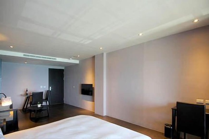 Room 27 of 100