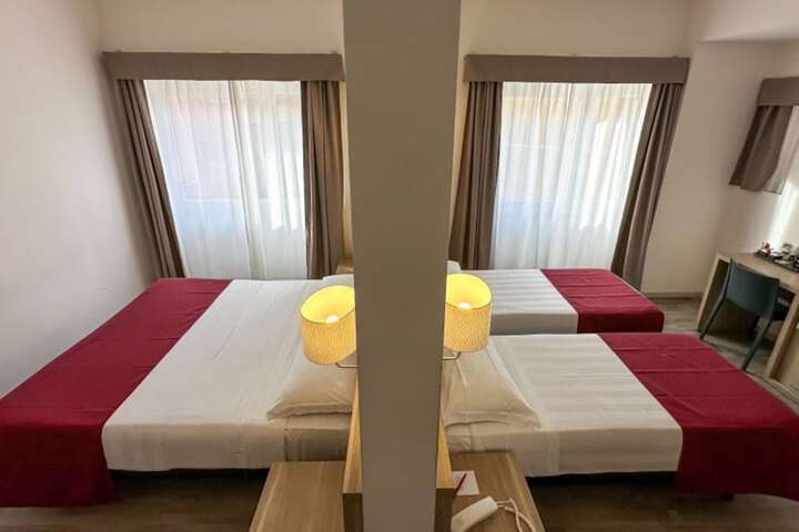 Room 12 of 31