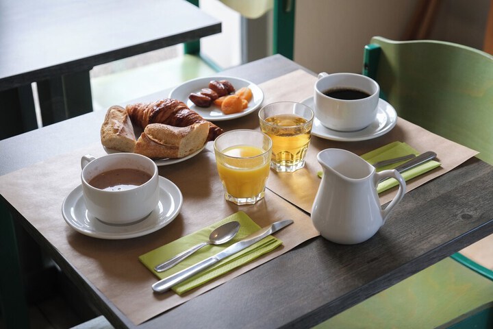 Breakfast/Coffee Service 31 of 42