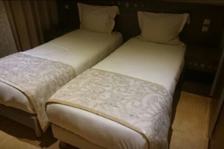 Room 14 of 32