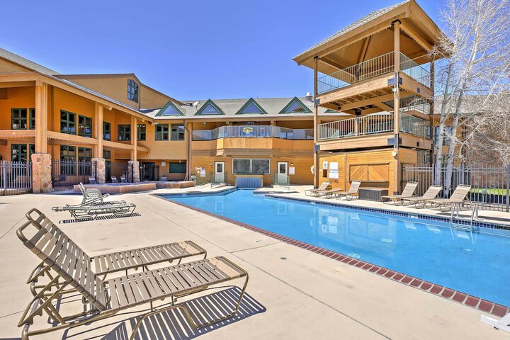 Granby Condo w / Pool Access Near Hiking & Skiing!