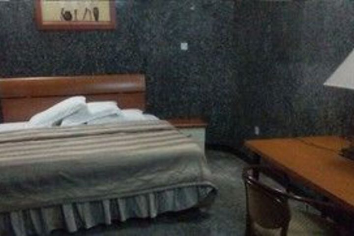 Room 18 of 45