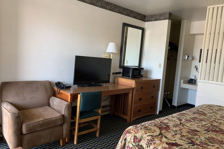 Room 6 of 34