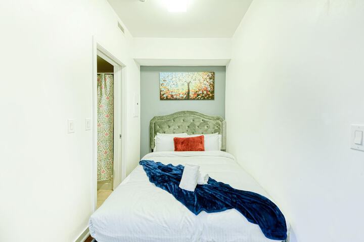 Room 170 of 931