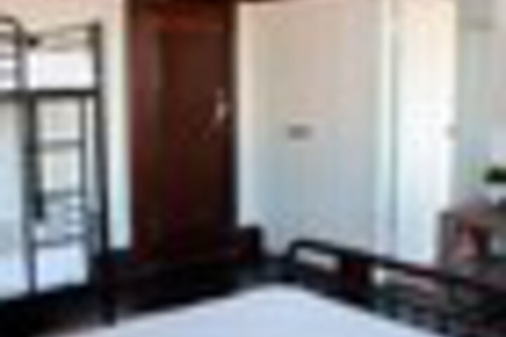 Room 23 of 192