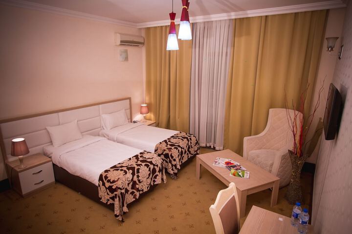 Room 15 of 62
