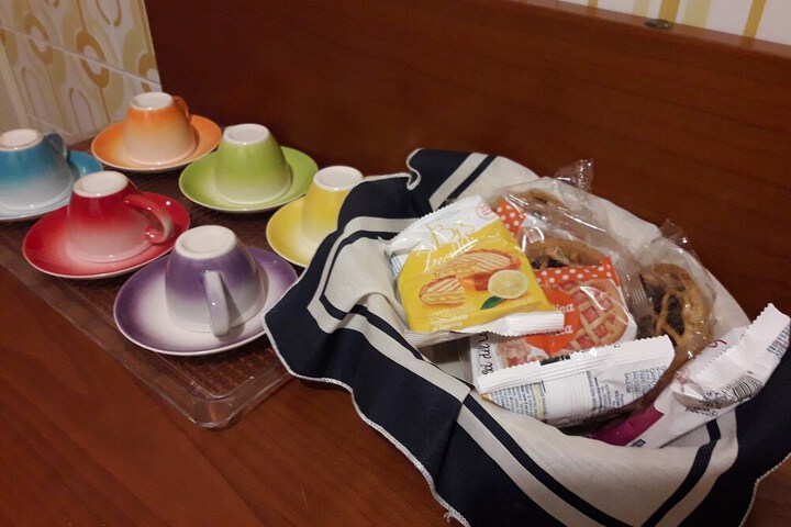 Breakfast/Coffee Service 30 of 39