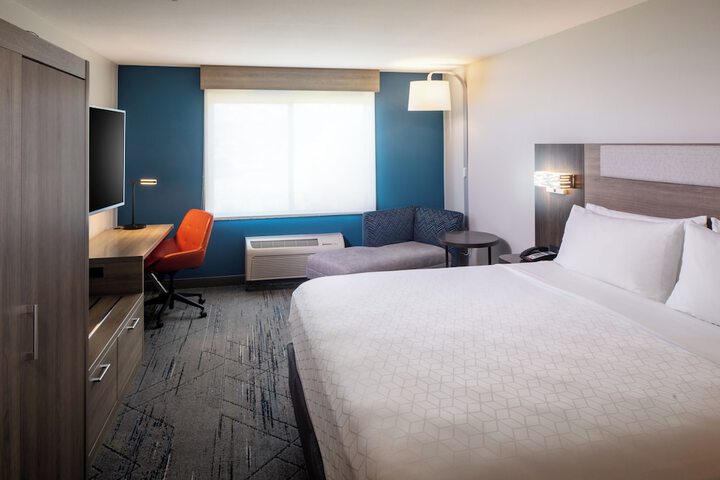 Room 8 of 41