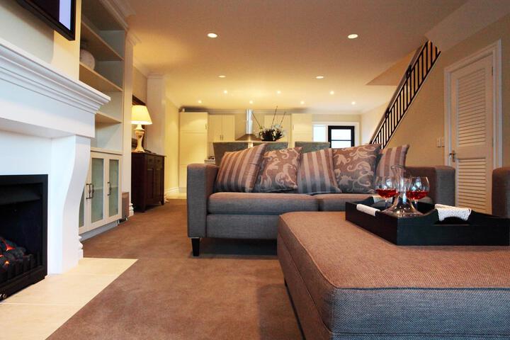 Room 4 of 5