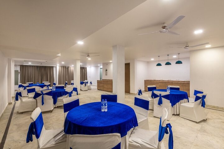 Ballroom/Hall 14 of 19