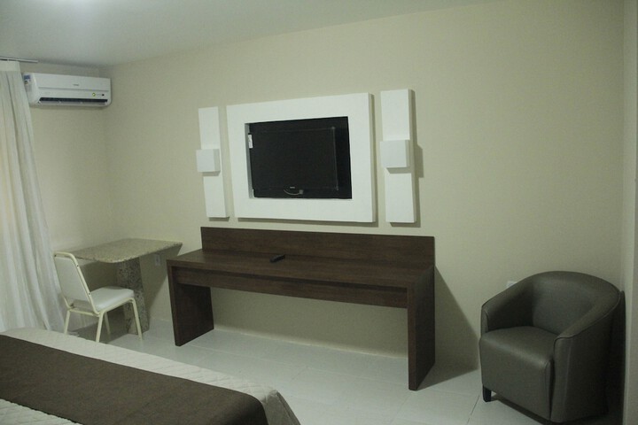Room 7 of 24