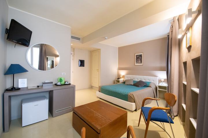 Room 28 of 121
