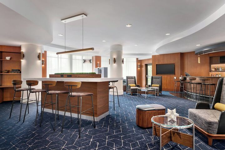 Lobby lounge
