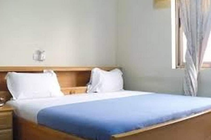 Room 8 of 43