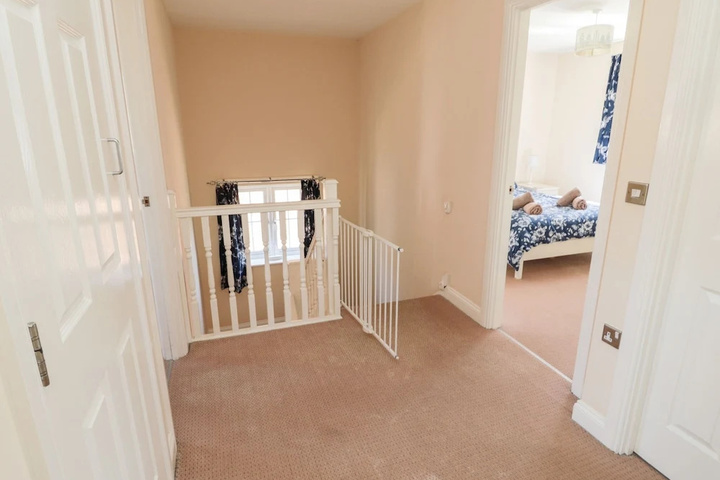 Room 12 of 19