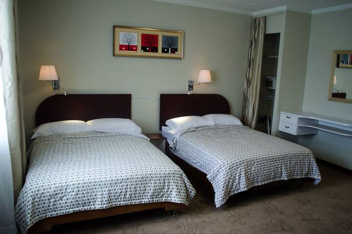 Room 28 of 87