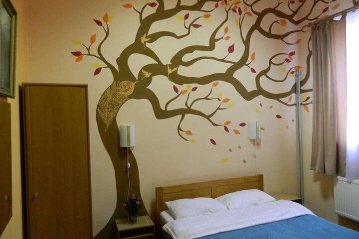 Room 28 of 42