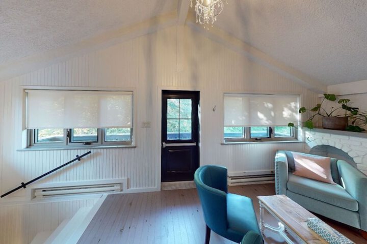 Room 20 of 33
