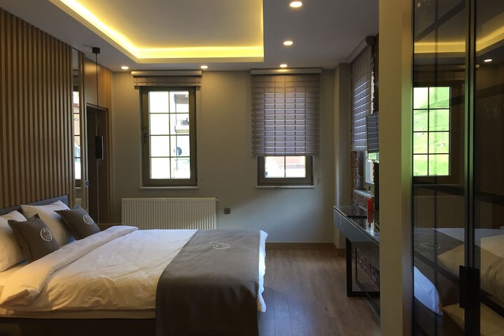 Room 12 of 72