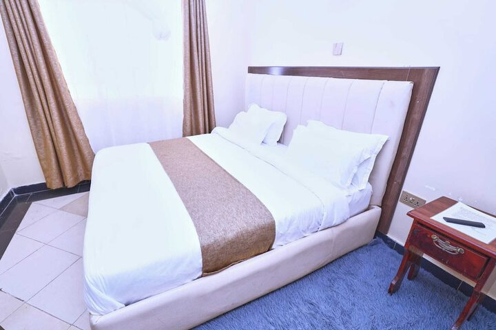 Room 2 of 51