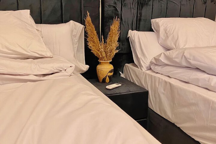 Room 4 of 27